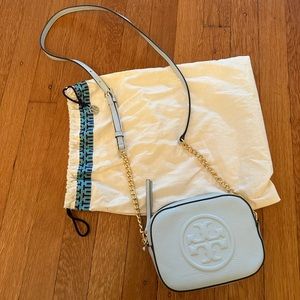 Tory Burch leather crossbody bag with gold chain accents, unused